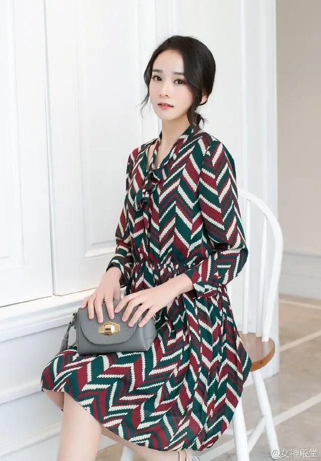 杨幂和卓亨瑜谁长得比较好看?