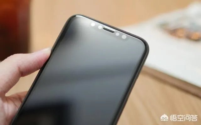 手机屏幕上如有明显的刮痕,可以进行修复吗?