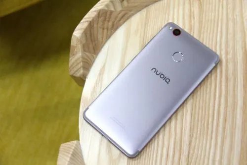 1600左右的手机哪款好 2017手机性价比排行榜