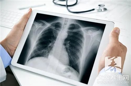 左侧肋骨下方疼,是什么原因?