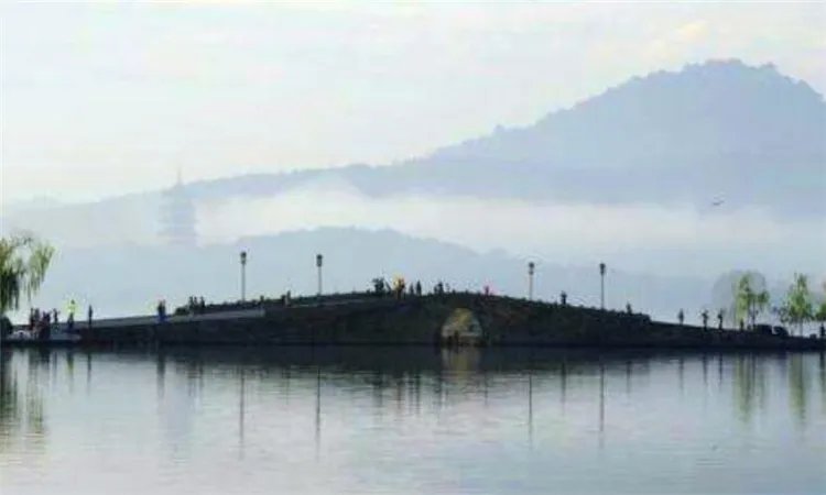 烟波浩渺什么意思