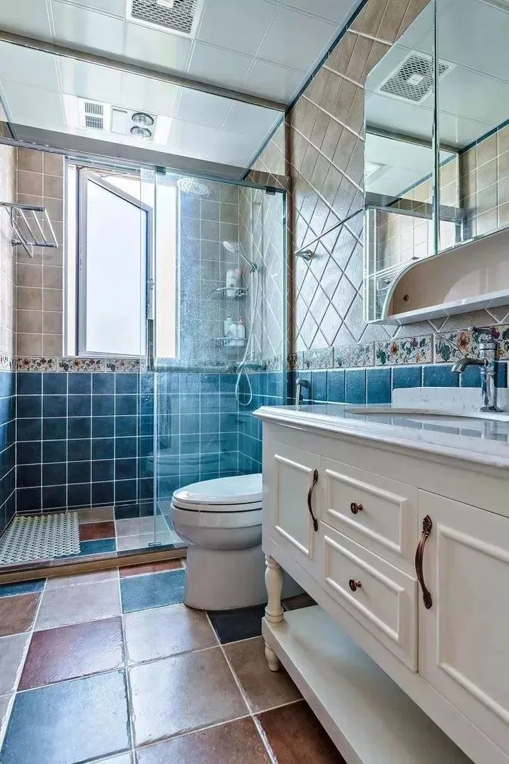 你还别说，卫生间墙砖贴上腰线，颜值提高了一大截！！！