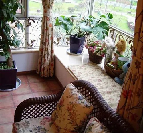 飘窗台面效果图 4款简约实用的飘窗设计