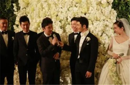 伴郎发言稿   婚礼当天伴郎说什么话好