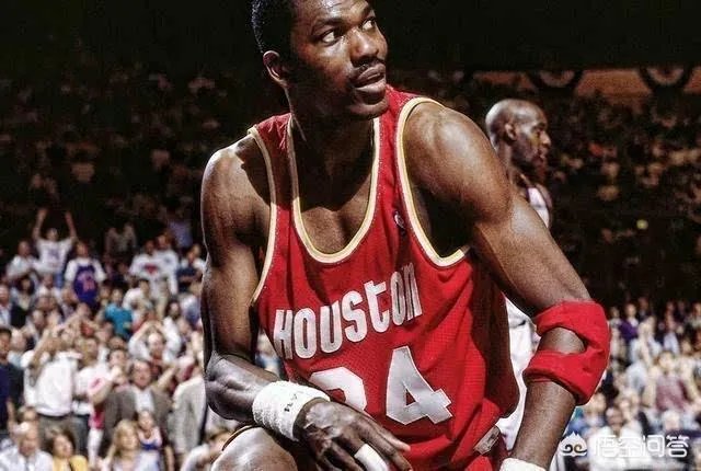 哈基姆·奥拉朱旺打球有什么特点吗？