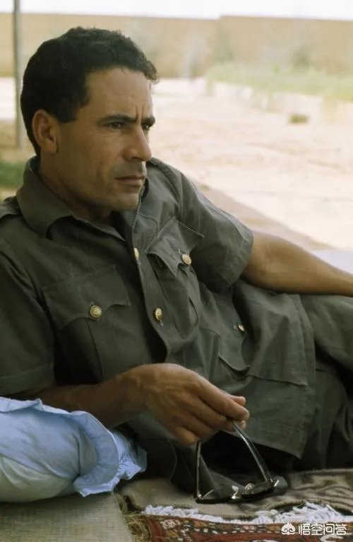 卡扎菲27岁时为何轻松发动政变，并成为利比亚领导人？