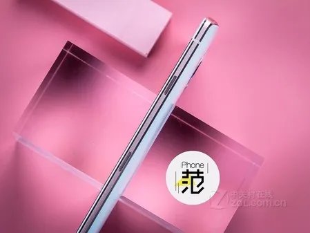 人工智能自拍 指纹识别美图M8售2688元