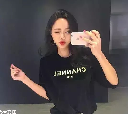 2022最流行的短发发型女图片 2022年春夏流行发型推荐