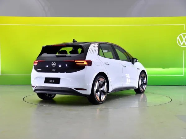 油价或迎年内“第五涨”，多个加油站爆满，你会考虑购买新能源车吗？