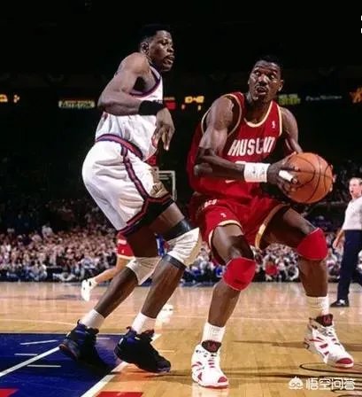 哈基姆·奥拉朱旺打球有什么特点吗？