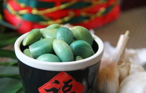 正宗腊八蒜的腌制方法