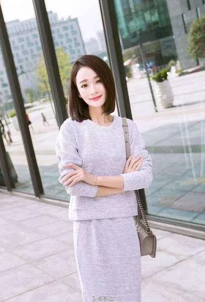 杨幂和卓亨瑜谁长得比较好看?