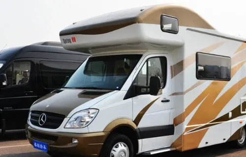 “世界房车锦标赛”，为什么把一般的轿车叫房车？？