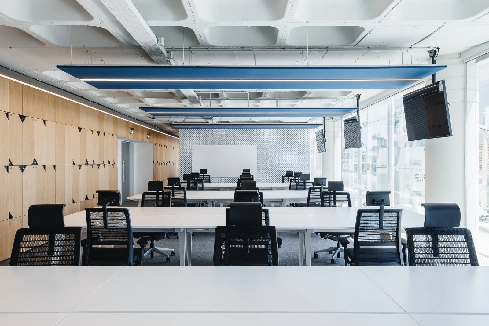 里斯本OLX广告集团办公室 | Pedra Silva Ar...