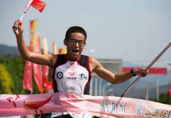 国内顶尖越野跑选手梁晶不幸遇难,在他遇难前发生了什么?