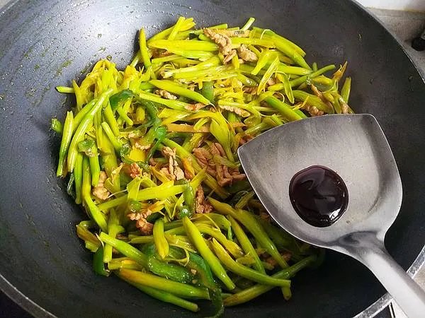 新鲜黄花菜怎么吃