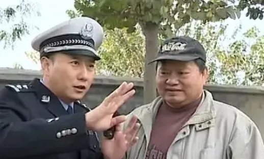 谭警官还是警察吗