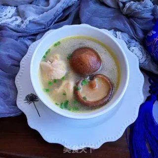小香菇炖鸡汤