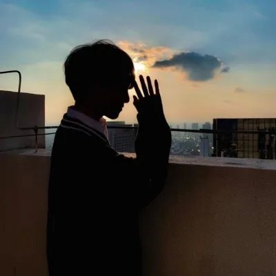 网抑云伤感头像大全