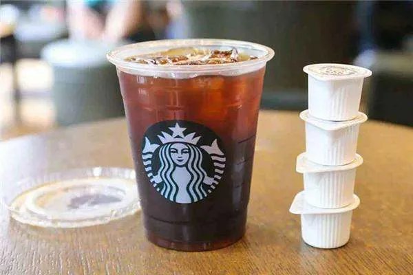 星巴克加盟费多少钱，不到五十万就可加盟？