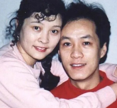 冯远征老婆梁丹妮早年照片曝光  揭其丁克原因