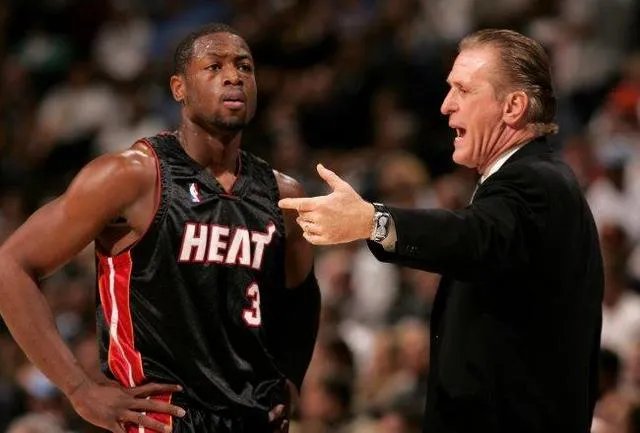 说说韦德为什么会有今天的惨状？