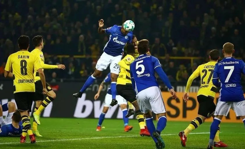 鲁尔德比半场换3人扳4球是真的吗？