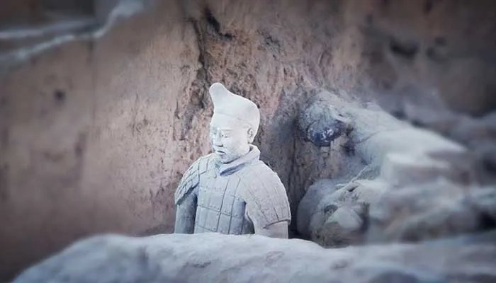 兵马俑是什么做的 兵马俑是用什么做的