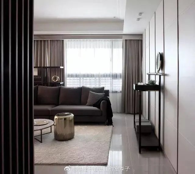 高级灰／高级灰绝对是人人“趋之若鹜”的爱宠。它优雅得让人沉醉...