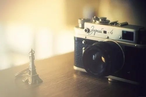 埃菲尔铁塔唯美大图，我要用来做壁纸，最好是夕阳中的