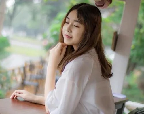 女生问为什么怎么回复 女孩问你为什么每天找我聊天