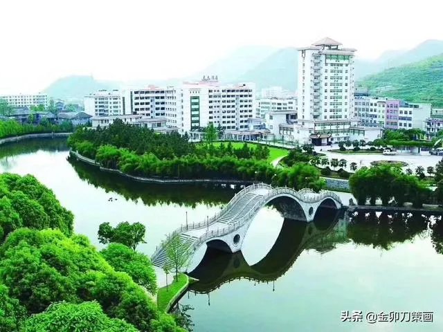 衡阳师范学院和吉首大学哪个好?
