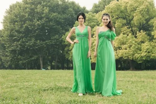 结婚伴娘礼服什么颜色好 伴娘礼服颜色禁忌