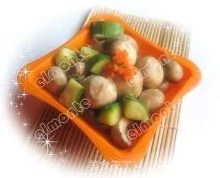 西葫芦虾皮炒蘑菇