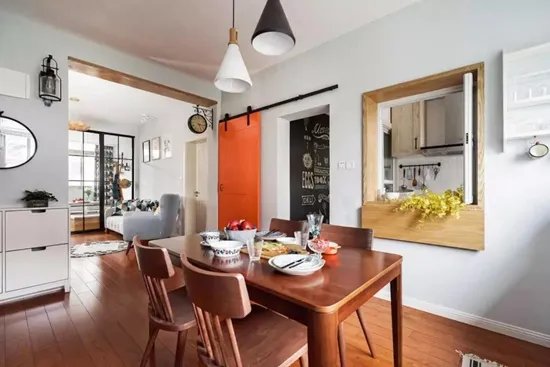 实墙换成玻璃隔断,竟然这么有用