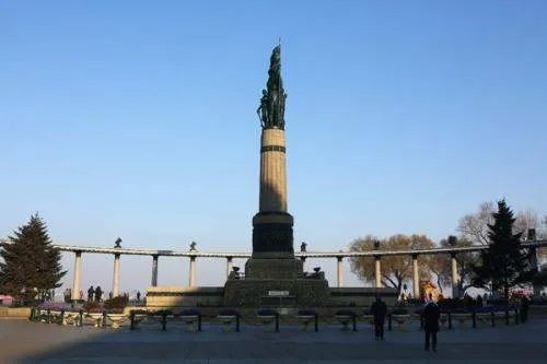 “松花江坠龙”事件到底是真的吗，真的有龙从天上坠下来吗？