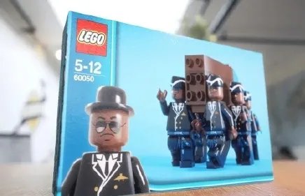 《抖音》黑人抬棺专业团队无水印表情包分享 黑哥一笑生死难料