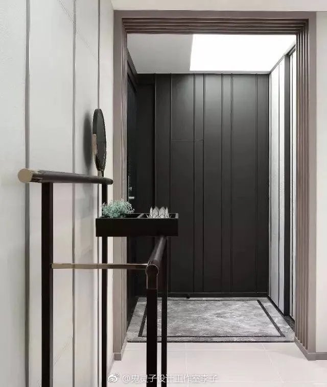 高级灰／高级灰绝对是人人“趋之若鹜”的爱宠。它优雅得让人沉醉...