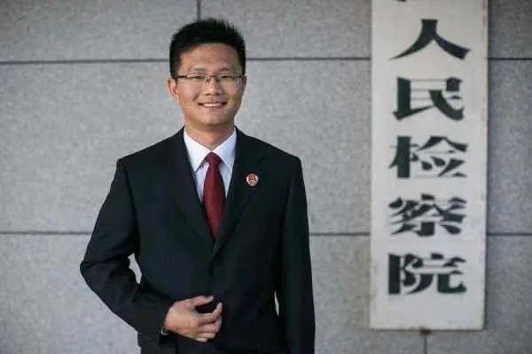 公务员德才表现怎么写