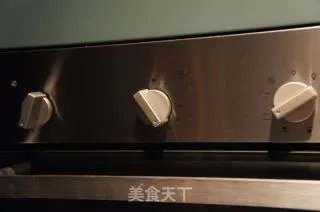 【我的烘培时间】新年快乐，龙年快乐，2012幸福快乐---新年蛋糕