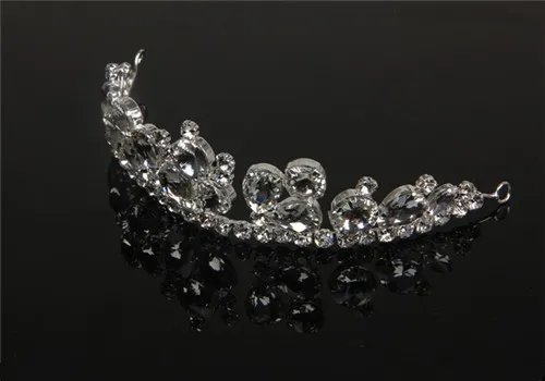 新娘头饰怎么选择  哪种头饰更好看