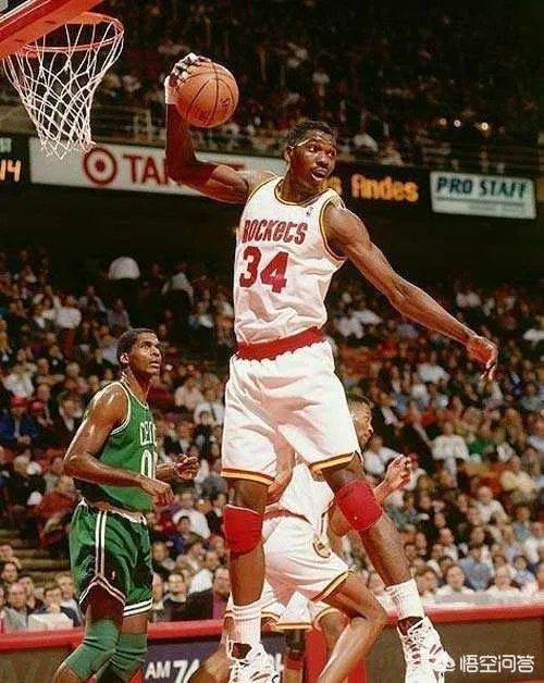 哈基姆·奥拉朱旺打球有什么特点吗？