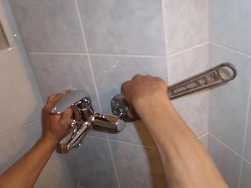 淋浴龙头怎么安装