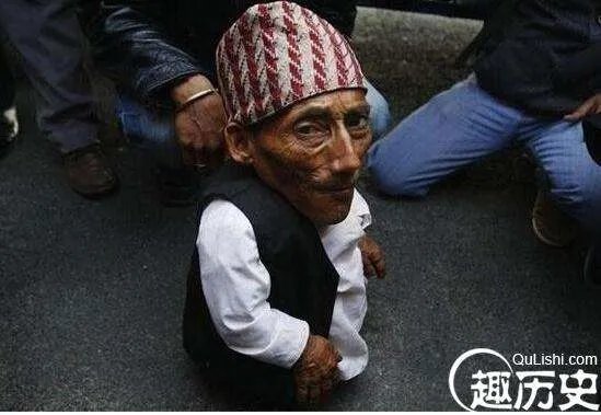 世界第一袖珍矮人钱德拉，第一女性袖珍人印度乔蒂·阿姆奇