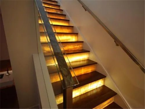 钢架楼梯怎么做踏步