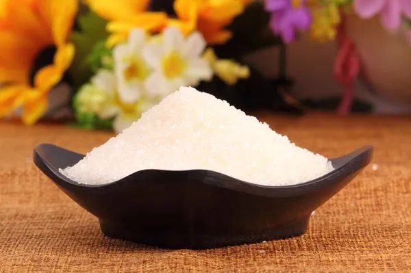 白糖是由什么制作成的