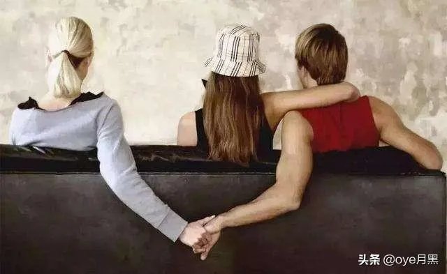 朋友瞒着我叫我女朋友出去KTV玩是什么意思？