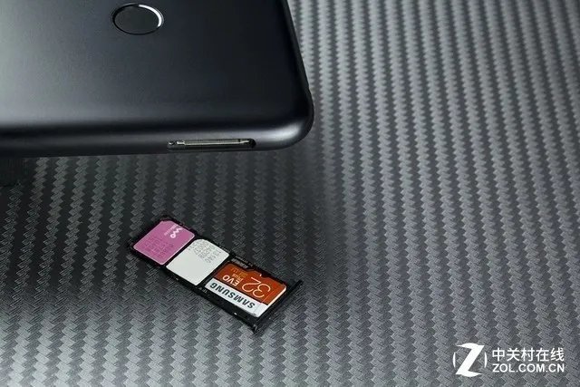 千元标配4GB大内存 荣耀8C给你越级体验