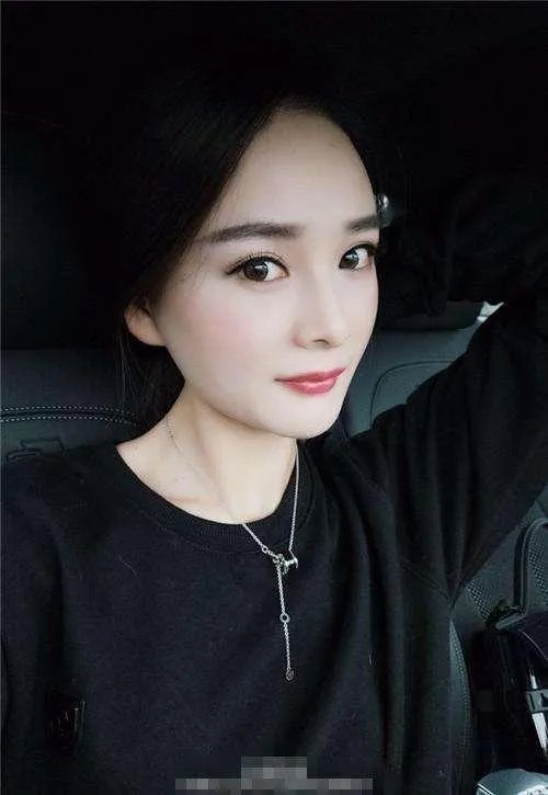 杨幂和卓亨瑜谁长得比较好看?