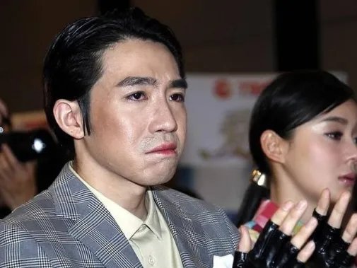 当年两人烧伤毁容,Selina却恨救她的俞灏明,背后到底有什么隐情?